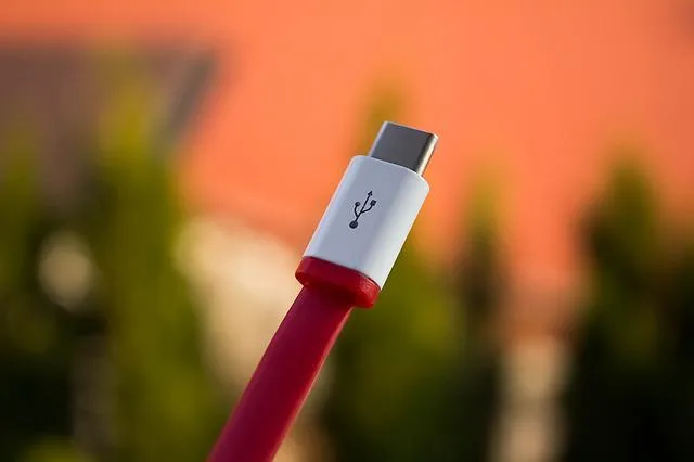 Czym jest kabel USB C i do czego służy?